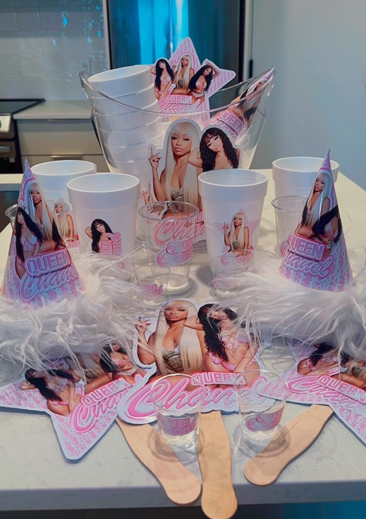 *Trouble in paradise package (Deluxe)